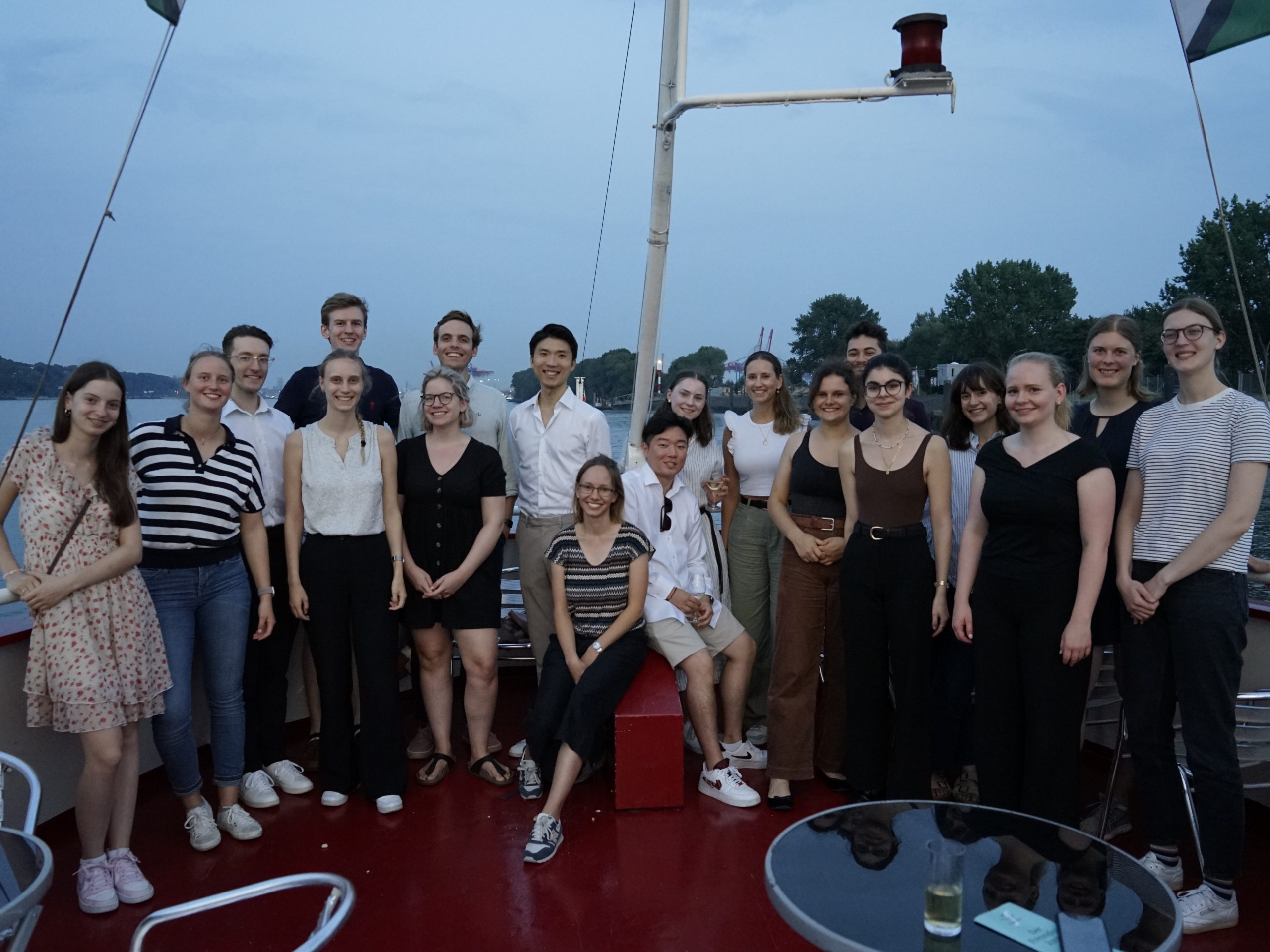 Young Friends of EO_Barkassenfahrt 2024_4zu3